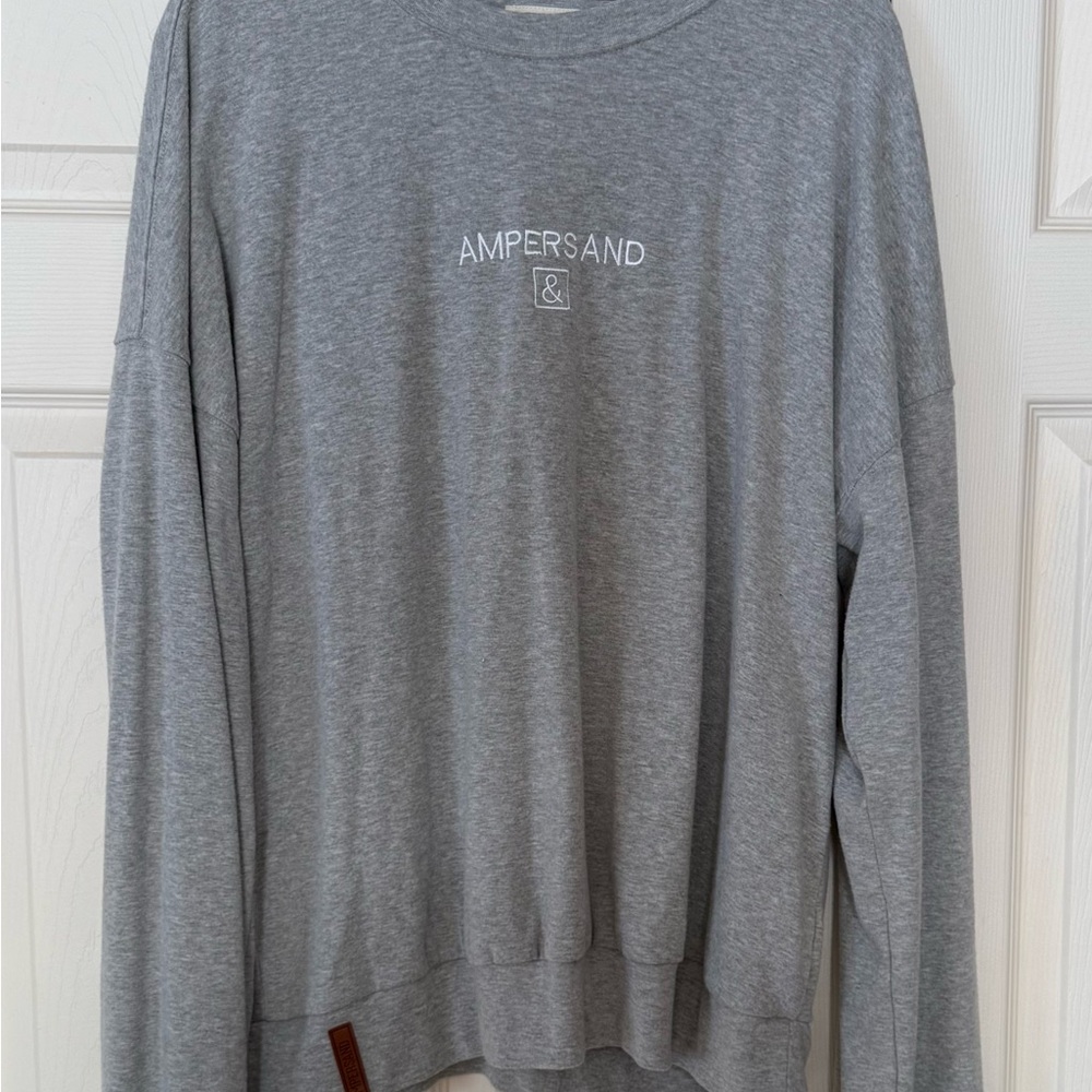 AMPERSAND AVE Gray Crewneck women’s sweatshirt